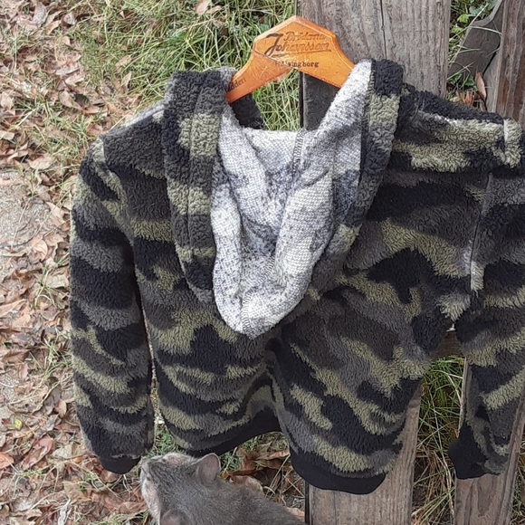 Hoodie - Picture 3 of 4